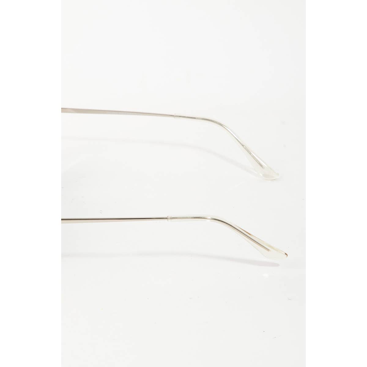Metallic Frame Aviator Sunglasses