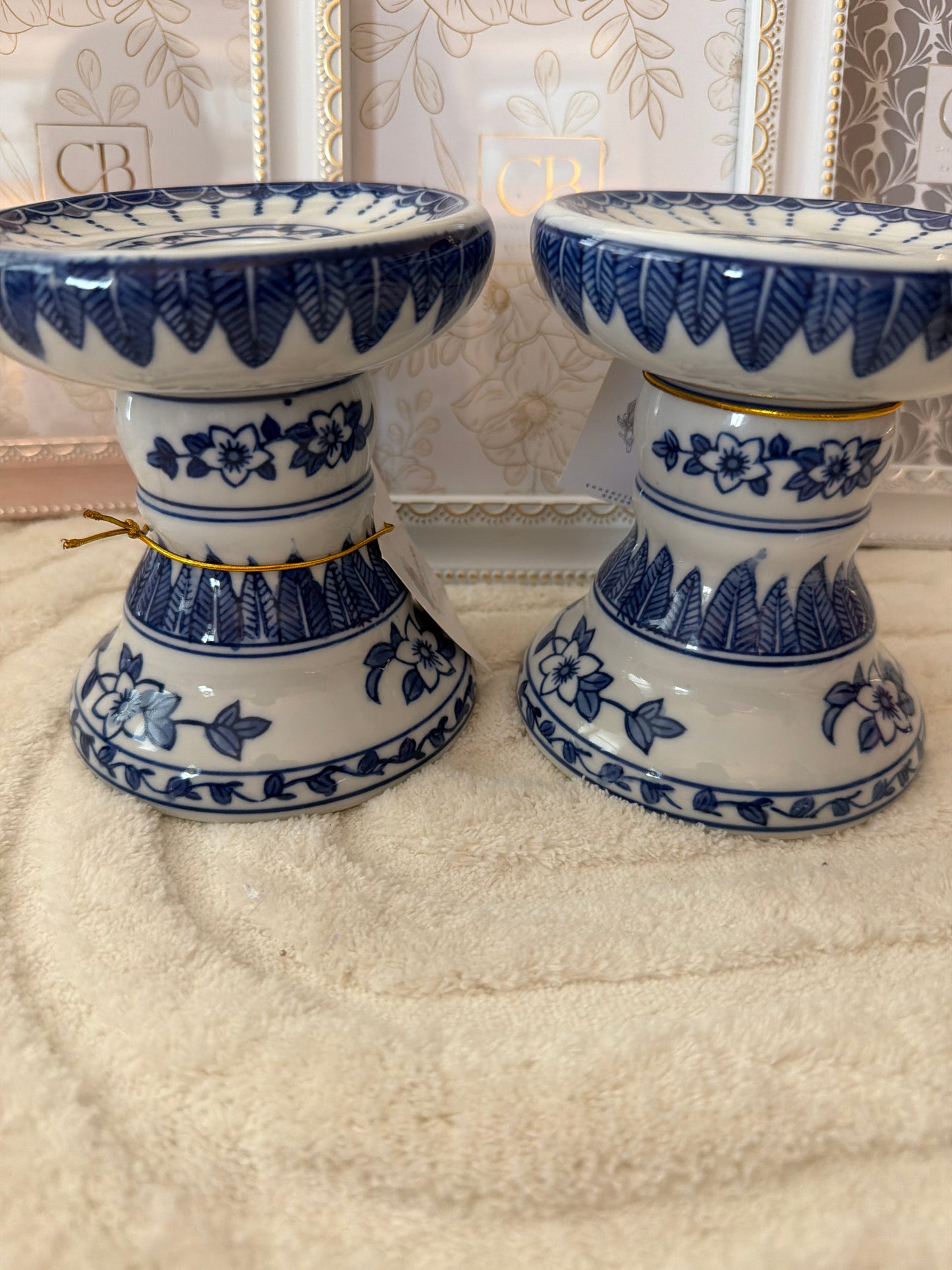Blue and White Pillar/Taper Holder