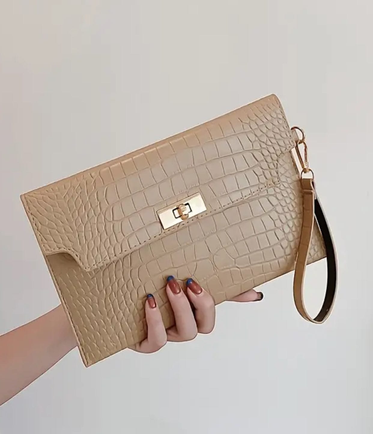 Elegant Crocodile Pattern Clutch