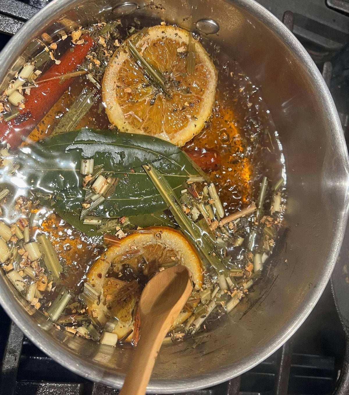 Simmer Pot Kit with Woodsy Campfire Cinnamon Scent