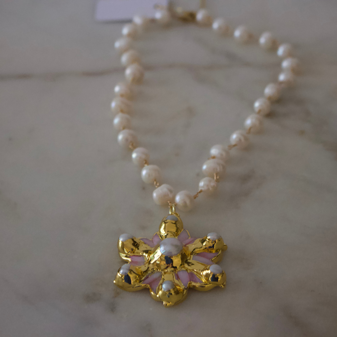 Lilly Pearl Flower Necklace