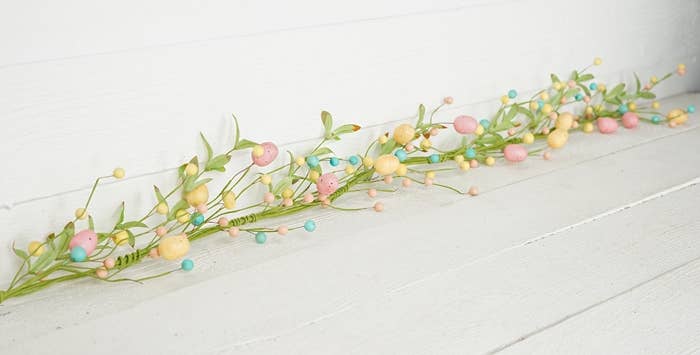 4ft Garland-Mix Pastel Eggs with Willow Leaves