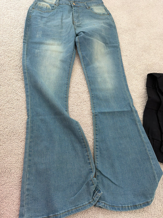 Women’s worn bootcut jeans