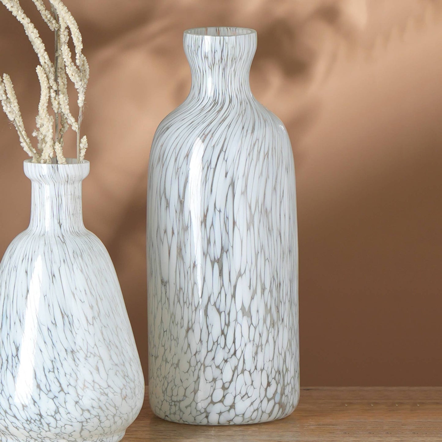 Ivory Splutter Glass Vase - 4X10"