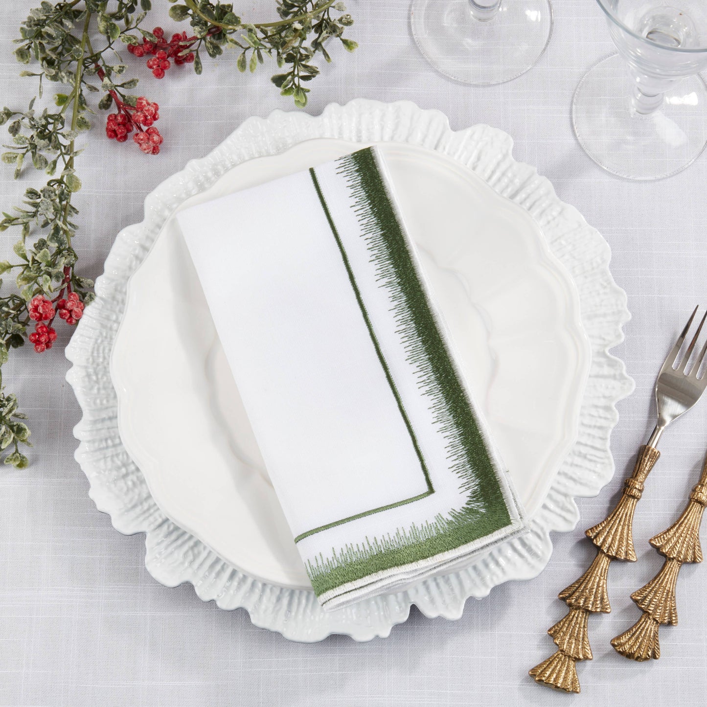 Elegant Embroidered Border Cloth Napkin