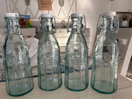 Table Water/Juice Bottle w/hinged lid