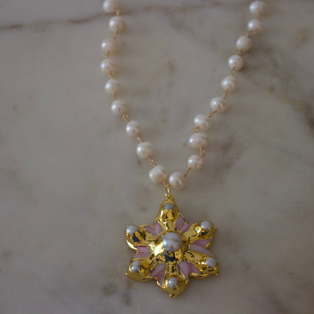 Lilly Pearl Flower Necklace