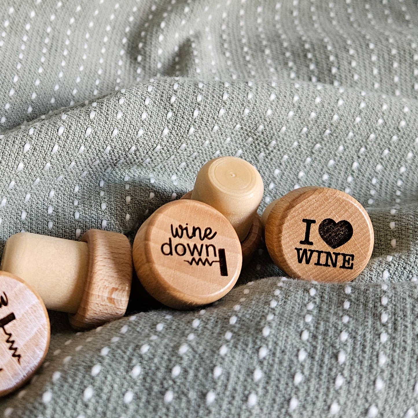 Wine Down Wine Stopper