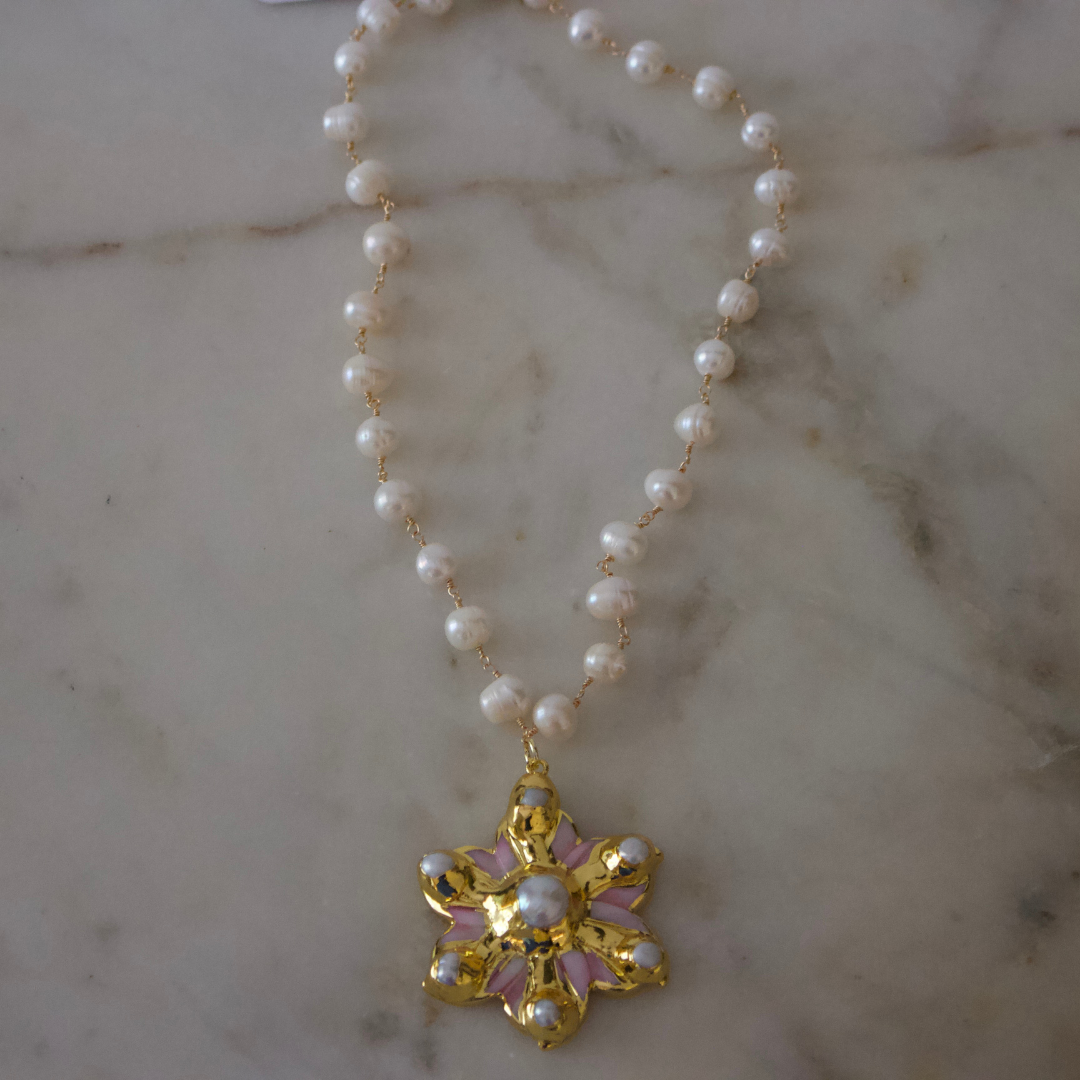 Lilly Pearl Flower Necklace