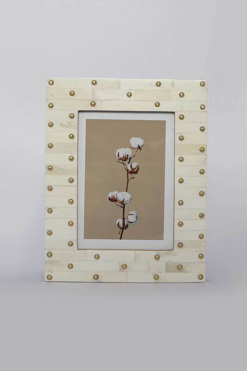 Brass-Studded Ivory Bone Photo Frame – 5x7"