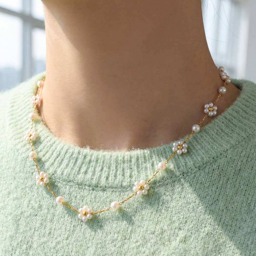 Floral Pearl Beaded Necklace