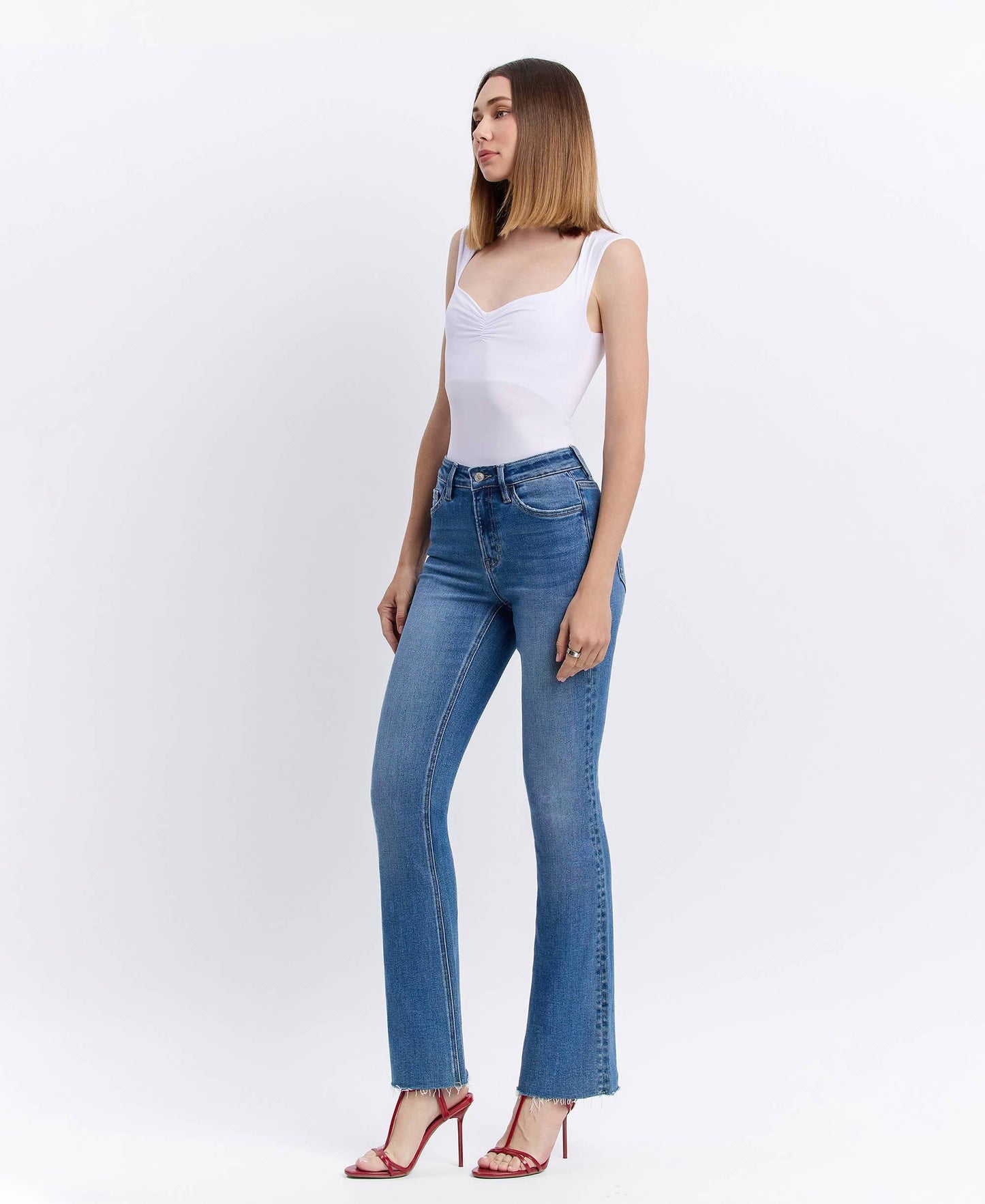 HIGH RISE CLEAN CUT RAW HEM BOOTCUT JEANS LV1607