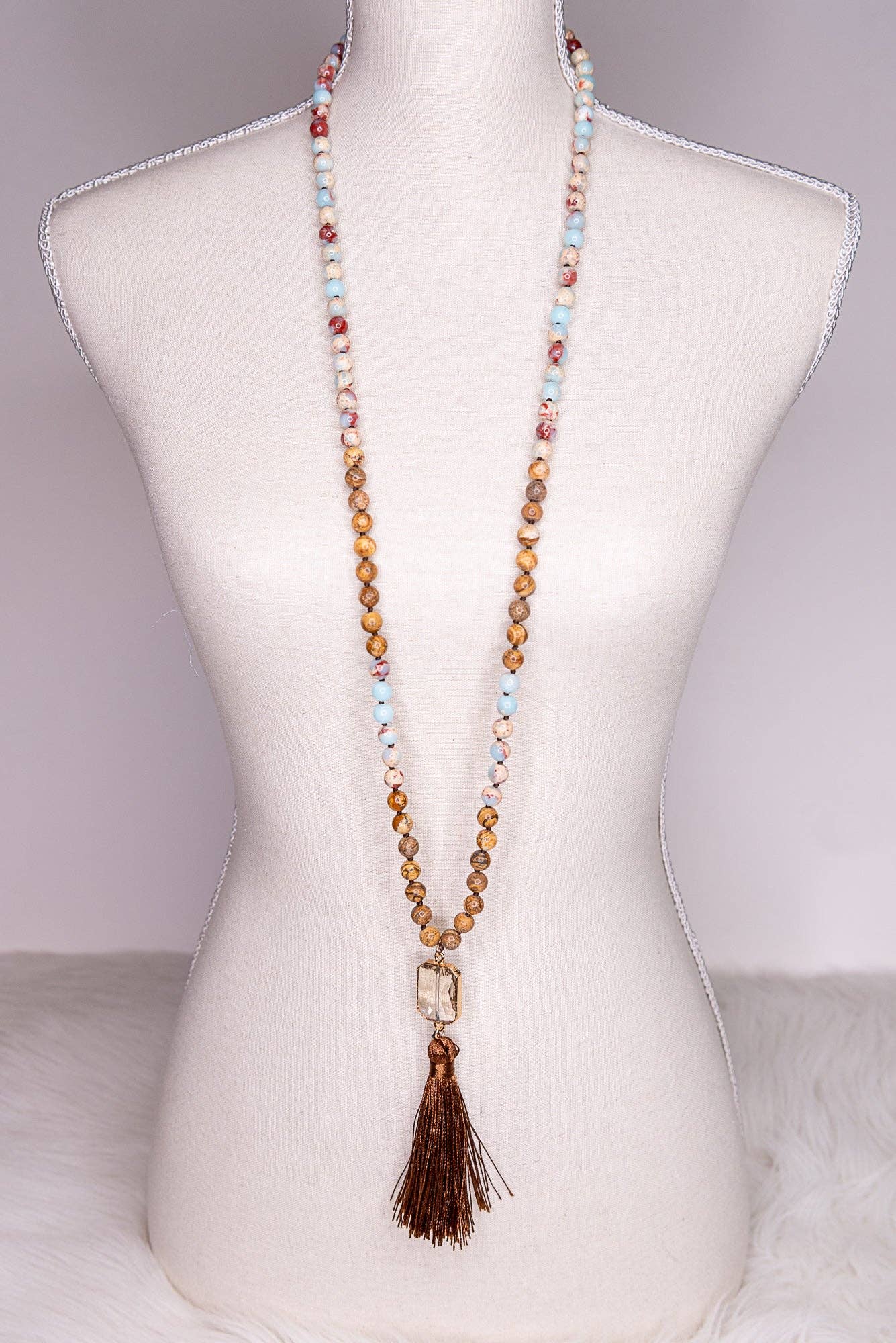 Tama Necklace Empire Beige