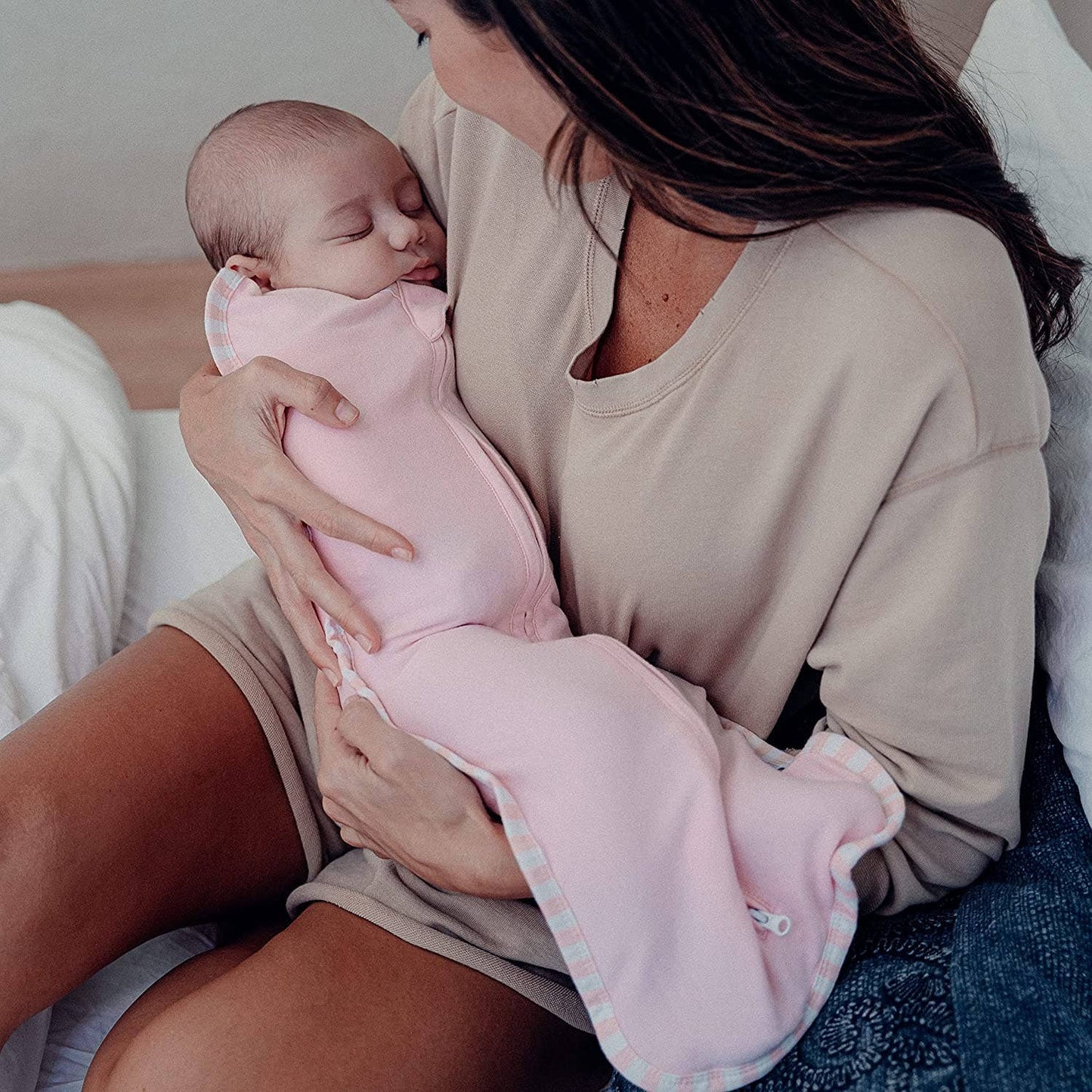 Easy Zipper Swaddle Blankets by Comfy Cubs