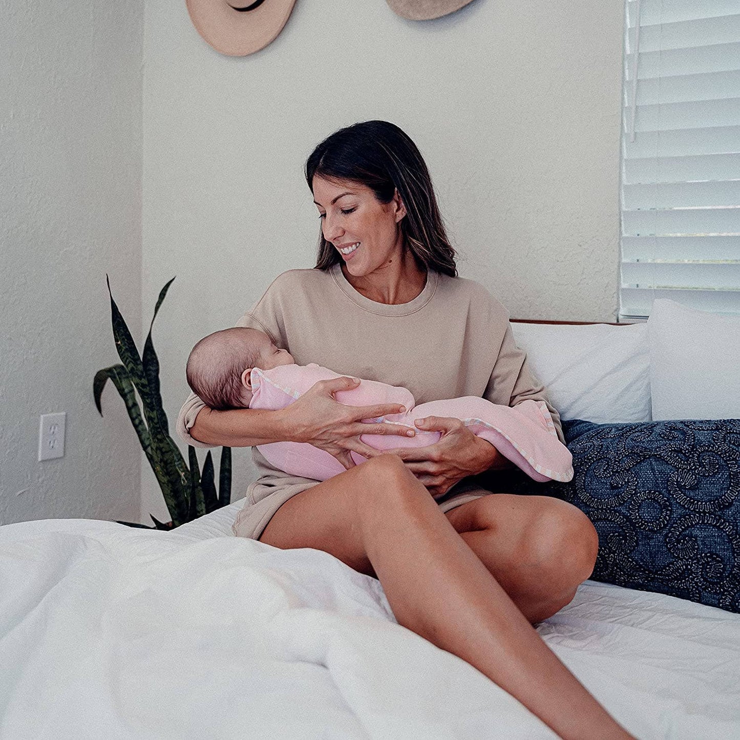 Easy Zipper Swaddle Blankets by Comfy Cubs