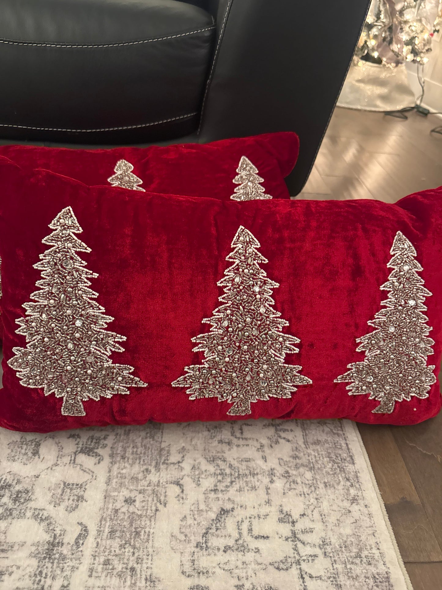 Beaded Christmas Tr Pillow Red