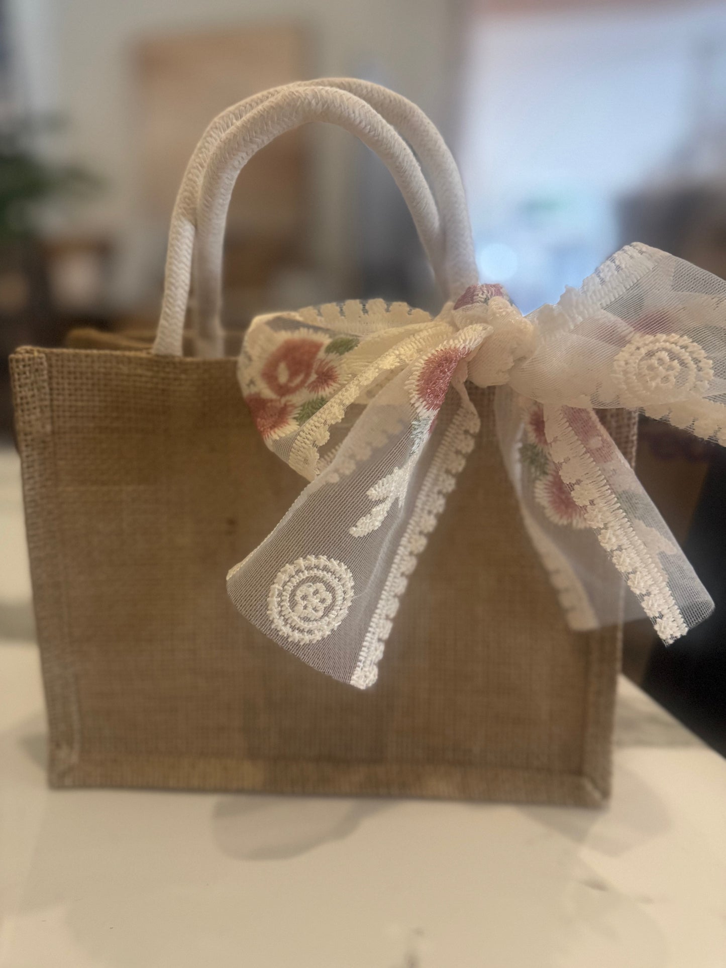 Burlap Bag w/jute handle & tie