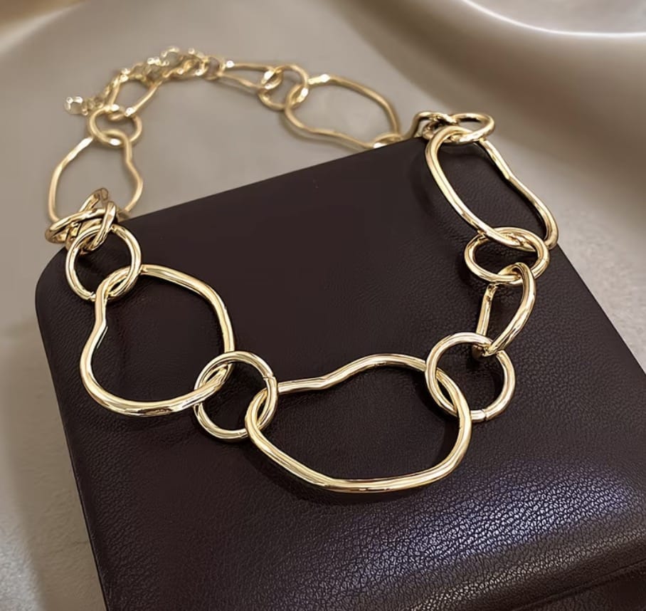 Gold asymmetry Link necklace
