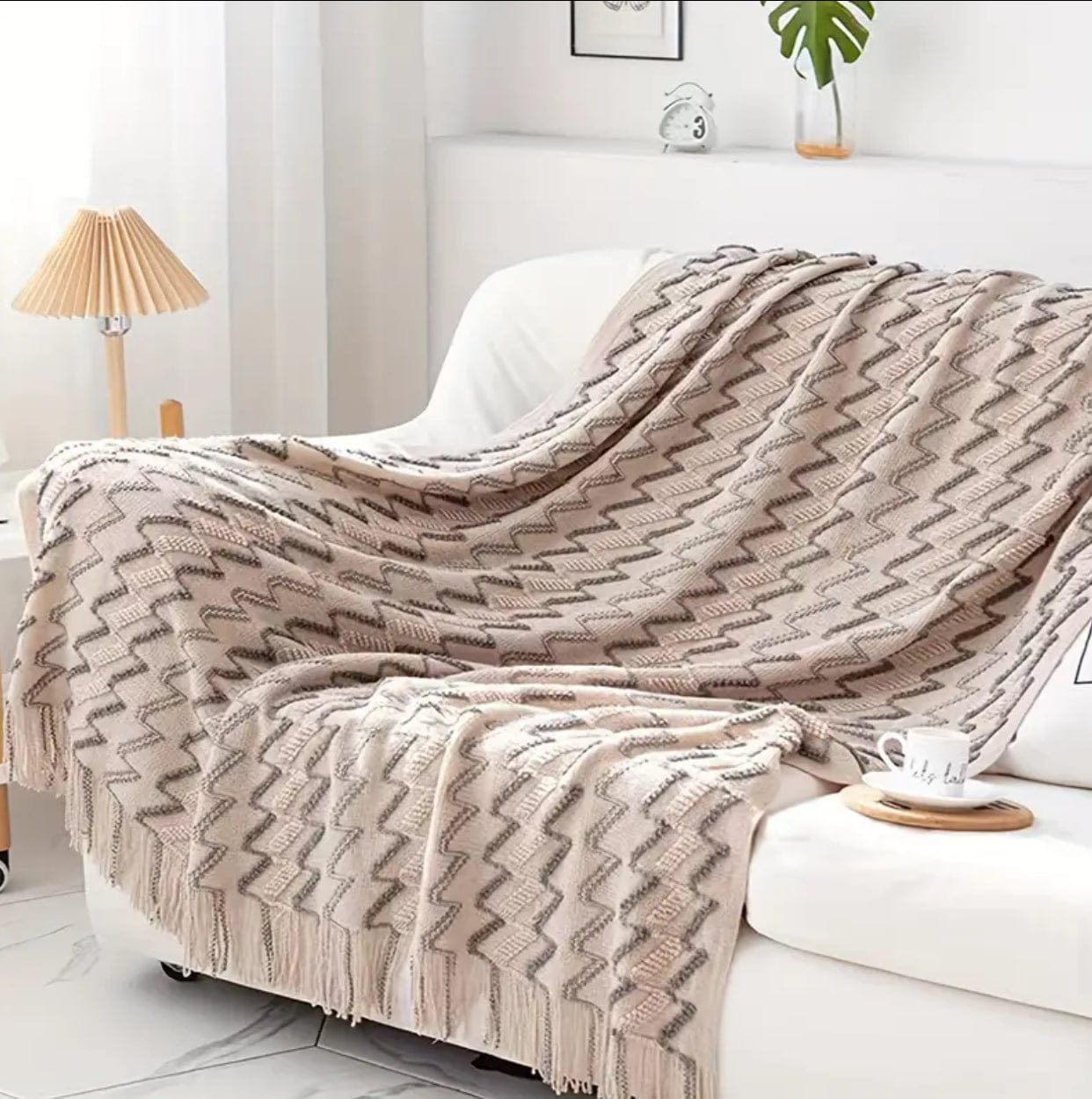 Striped Print Knitted Throw Blanket w/ Tassels