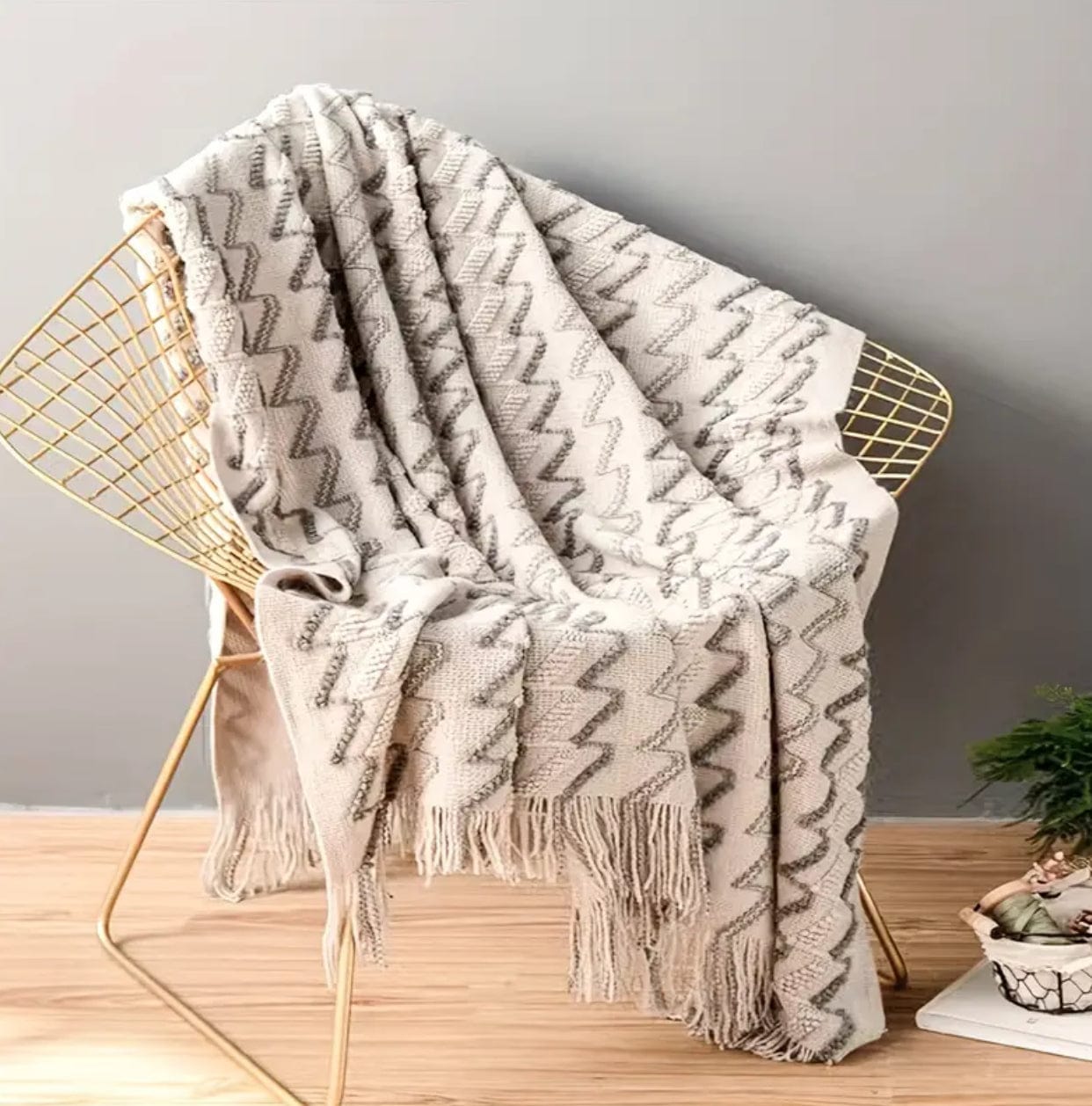 Striped Print Knitted Throw Blanket w/ Tassels