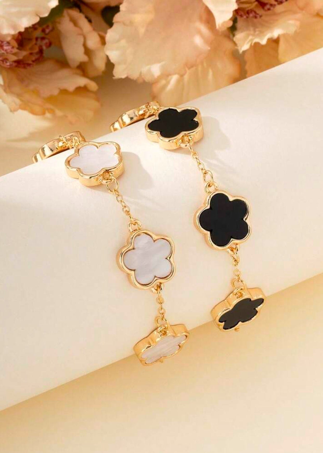 Flower Bracelet Blk/Wht