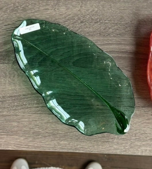 Green leaf dish