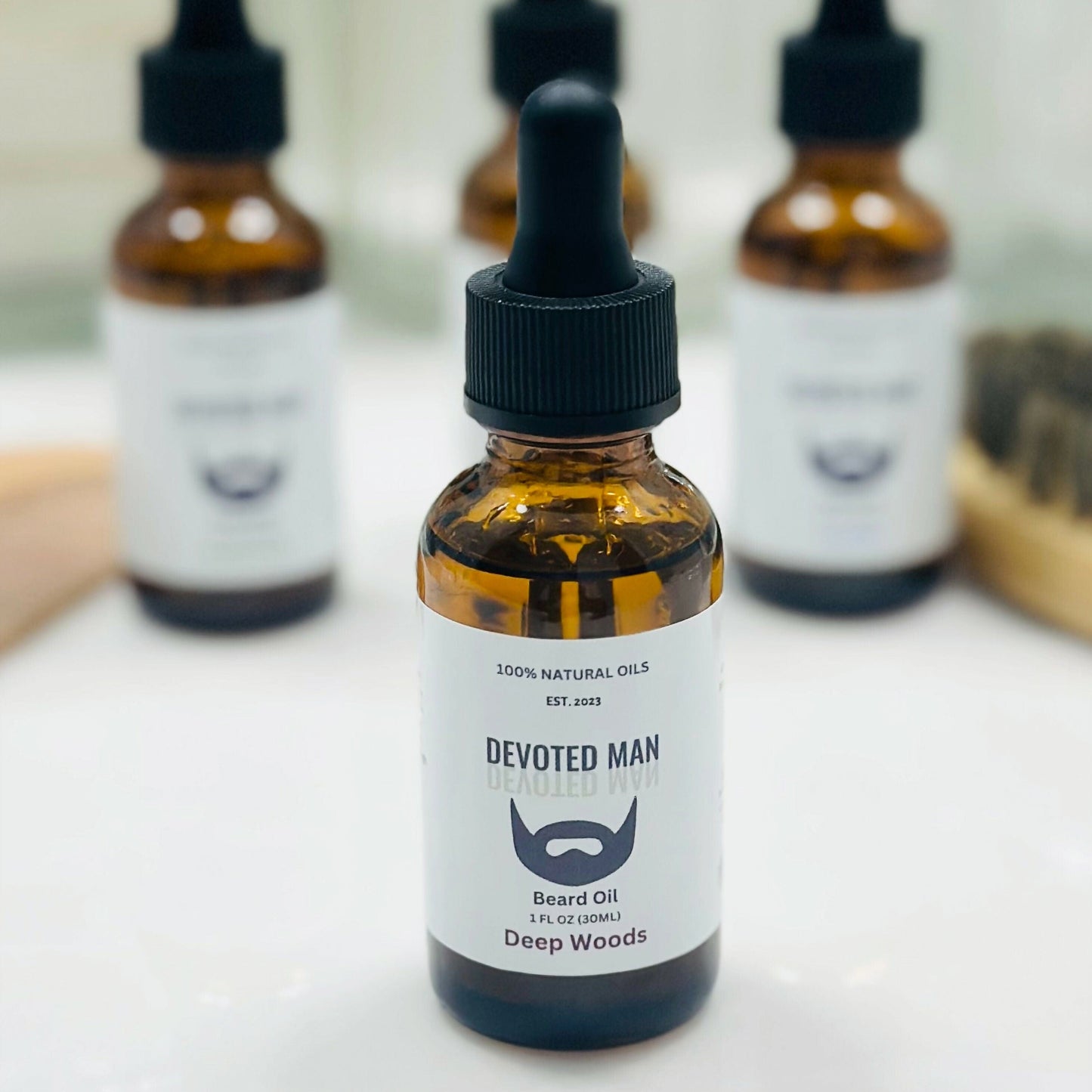 deep-woods-moisturizing-oil-bottle