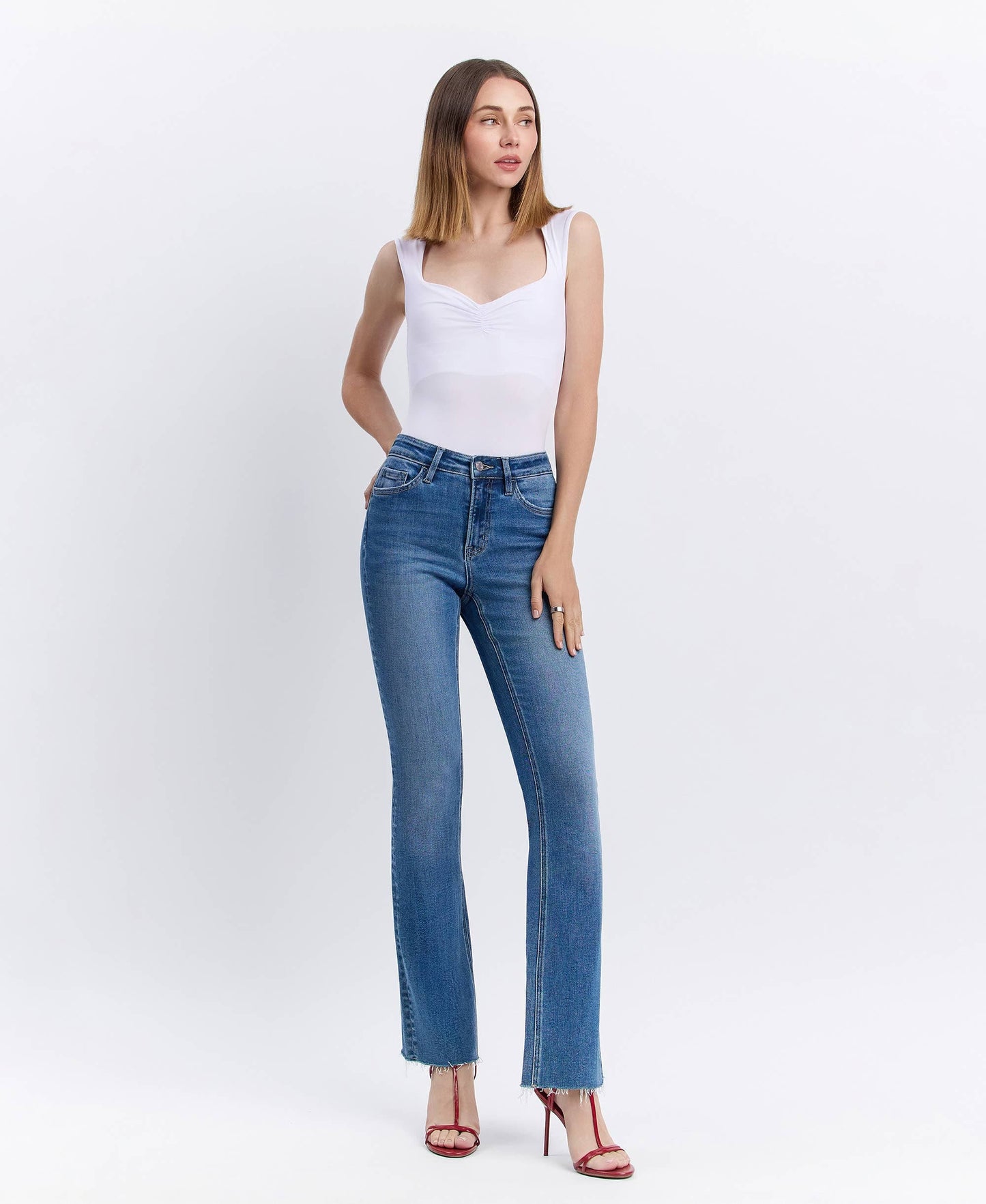 HIGH RISE CLEAN CUT RAW HEM BOOTCUT JEANS LV1607