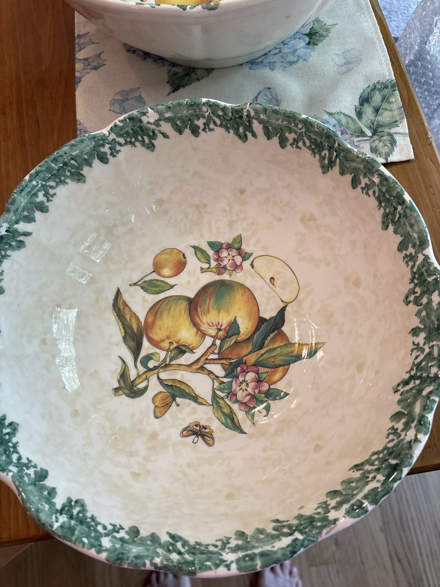 Himark apple bowl