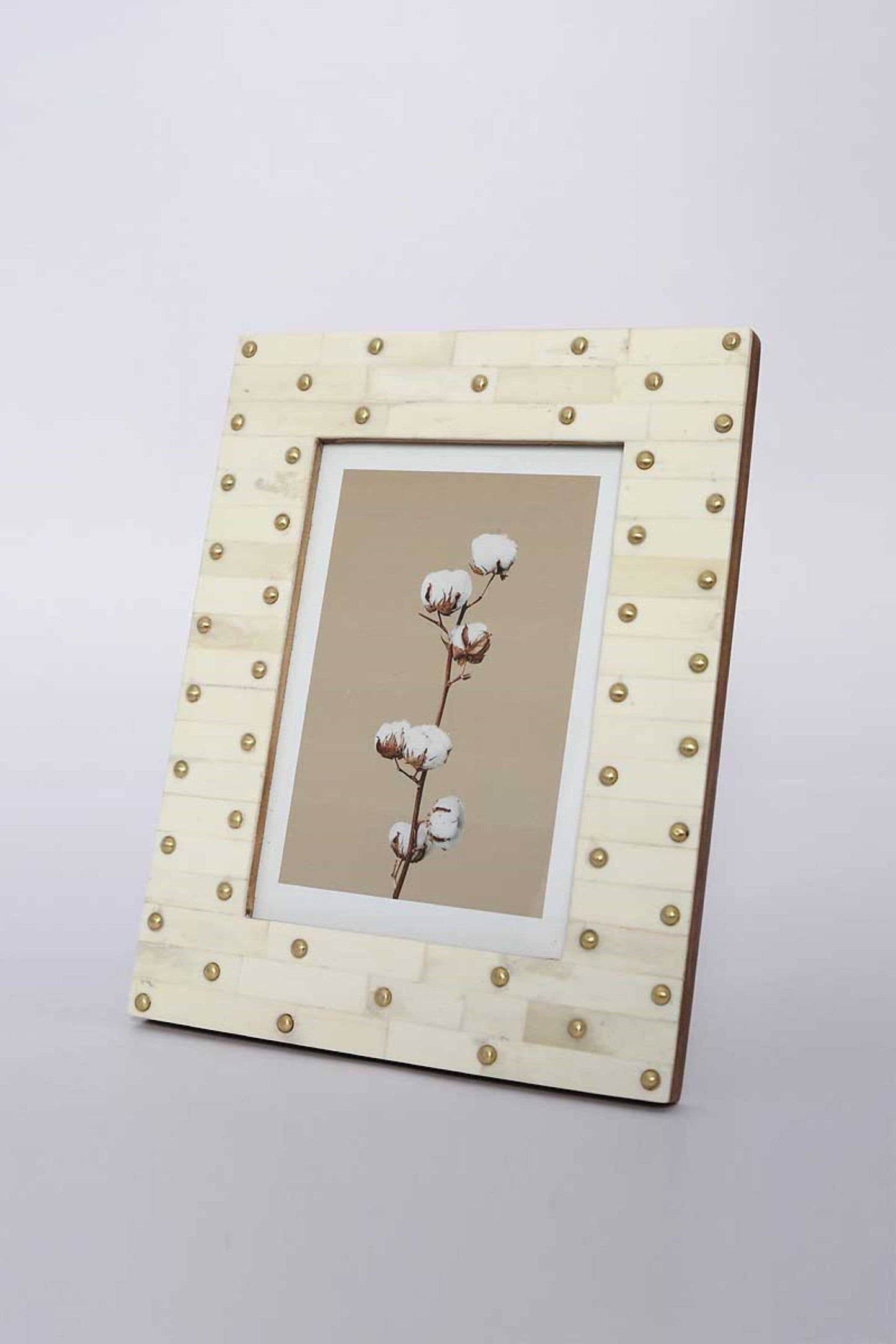 Brass-Studded Ivory Bone Photo Frame – 5x7"