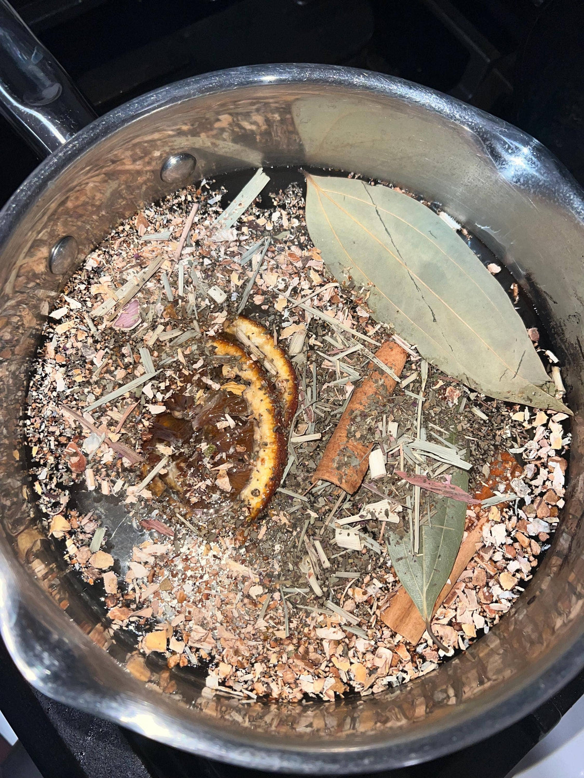 Simmer Pot Kit with Woodsy Campfire Cinnamon Scent