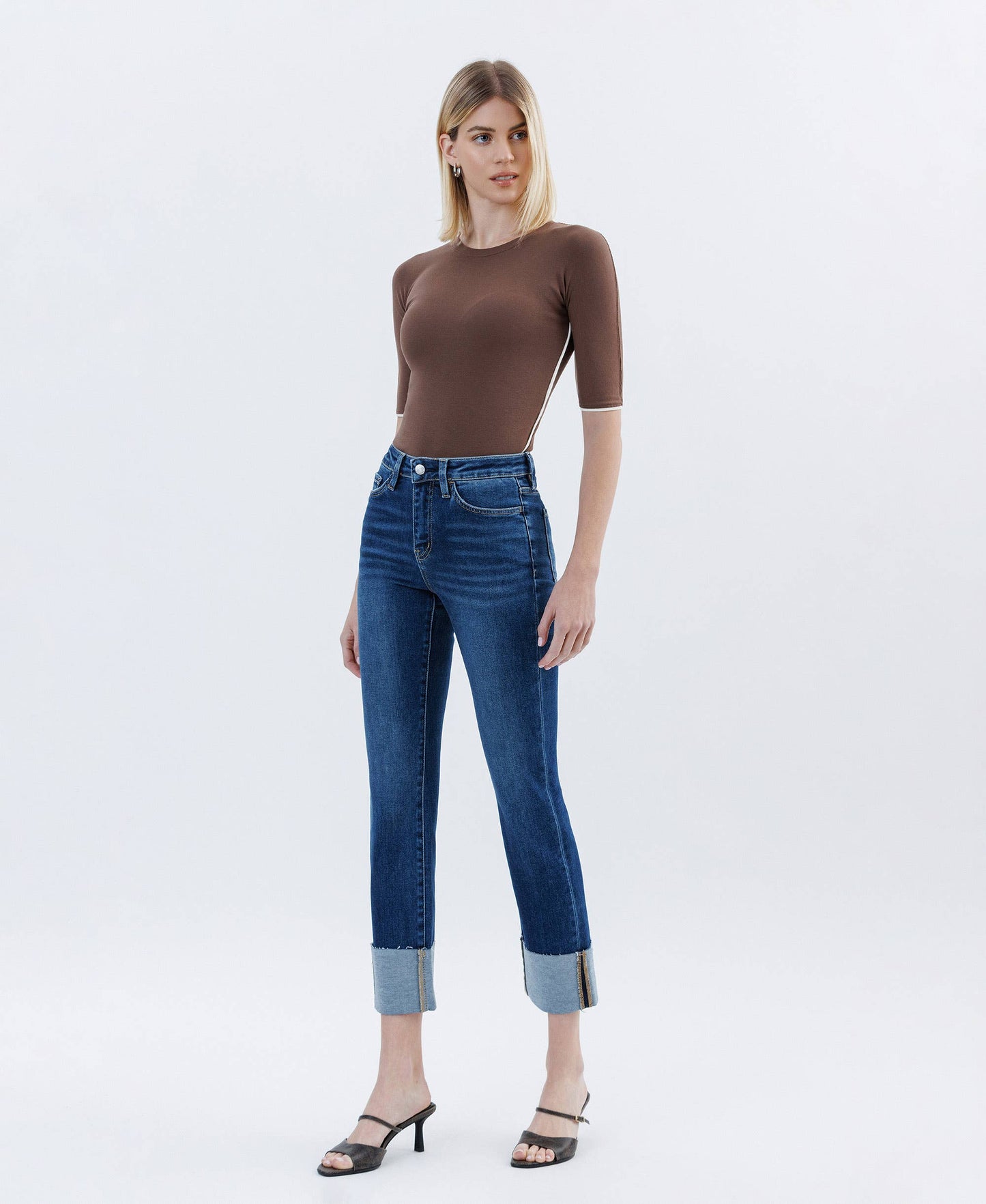 HIGH RISE CUFFED SLIM STRAIGHT JEANS LV1595