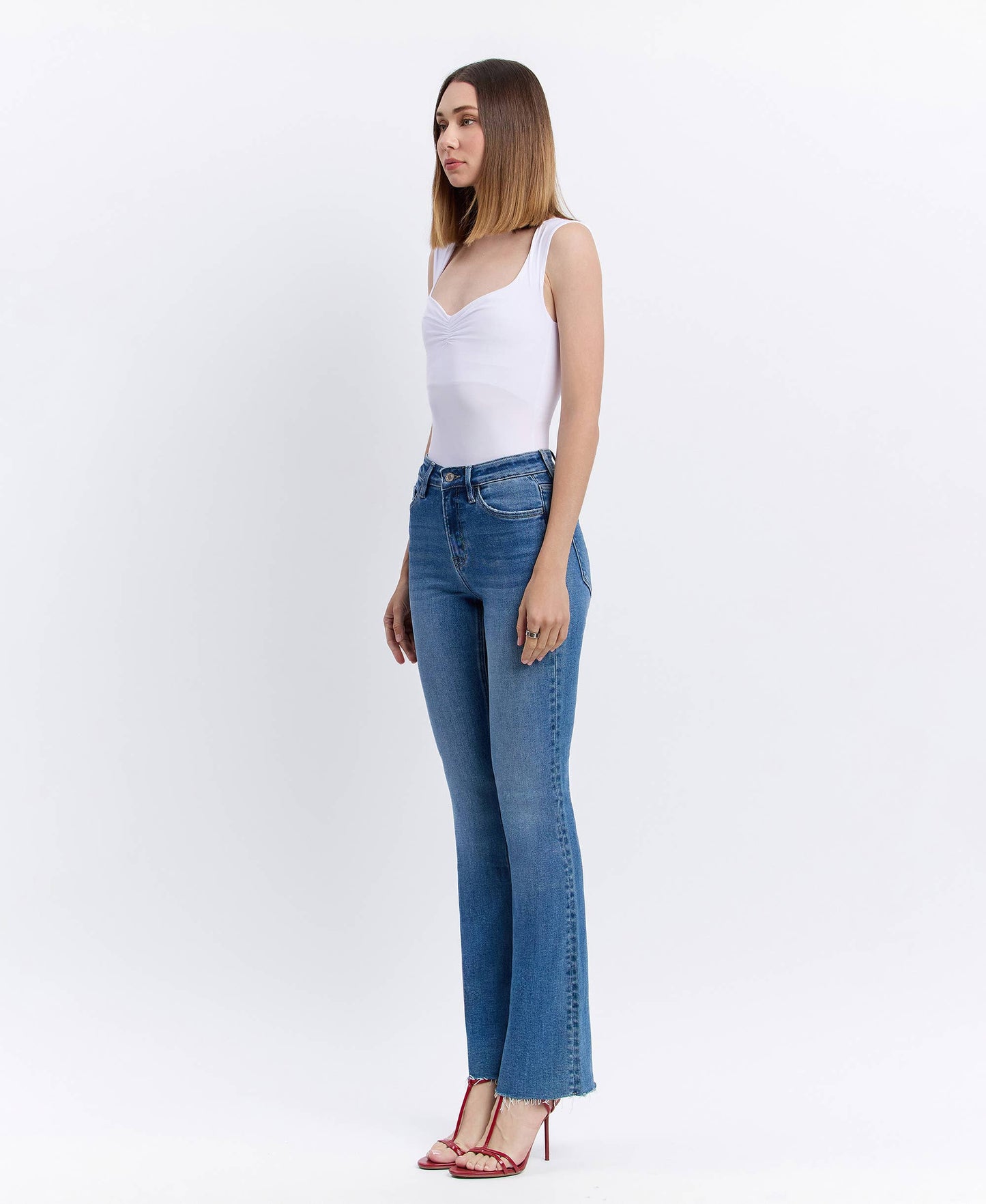 HIGH RISE CLEAN CUT RAW HEM BOOTCUT JEANS LV1607