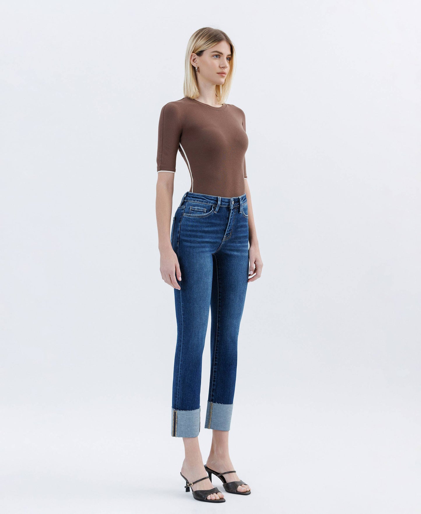 HIGH RISE CUFFED SLIM STRAIGHT JEANS LV1595