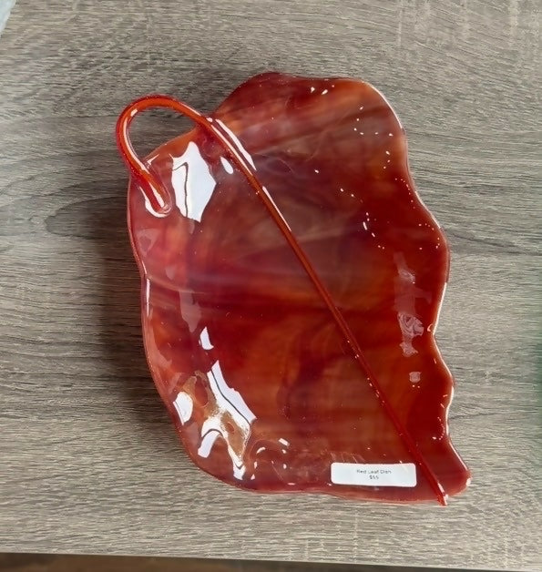 Red Leaf Dish