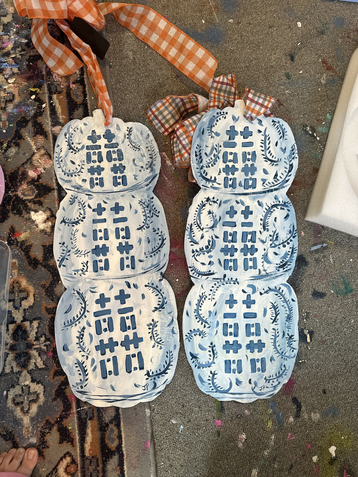 3 pumpkin door hanger
